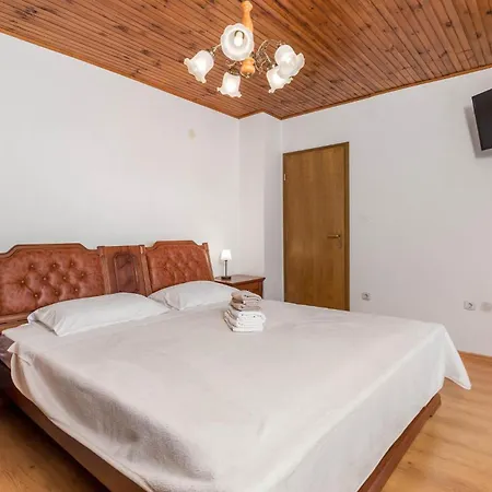 Apartment Cozy In With Wifi Lovran
